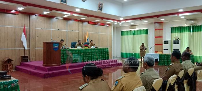 Kurangi Angka Penduduk Non Aktif, Hermus Minta Kepala Distrik Dan Lurah Bantu Dukcapil