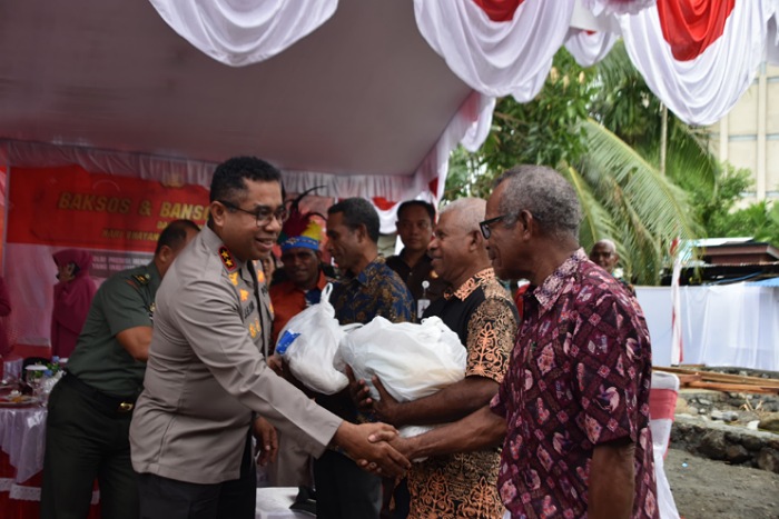 Polda Papua Barat Gandeng Polresta Gelar Bhakti Kesehatan dan Renovasi Paud Di Fanindi Manokwari