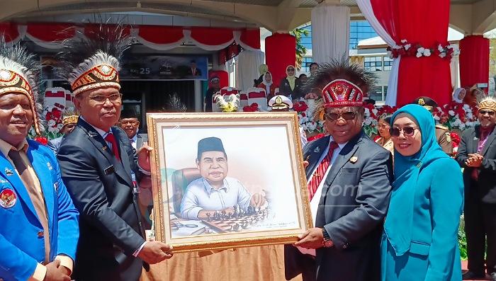 Di HUT Papua Barat Ke-25, Pj Gubernur Ucapkan Terima Kasih Kepada Tim Delegasi 315 Dan Semua Pihak