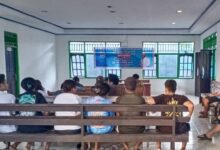 Senator Lamek Dowansiba saat melakukan sosialisai empat pilar kebangsaan